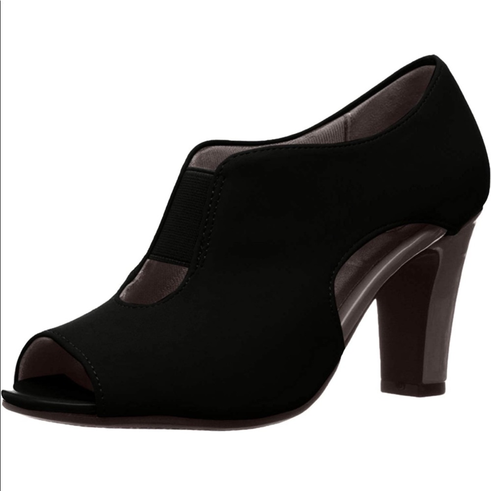 Black velour velvet round toe open heels bootie dress pump. Life Stride 6.5